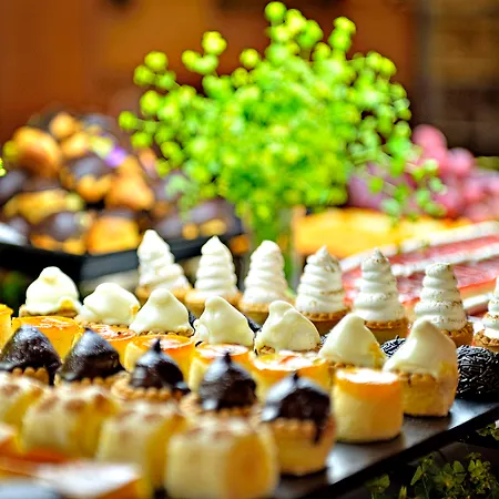 Mac Puerto Marina Hotel