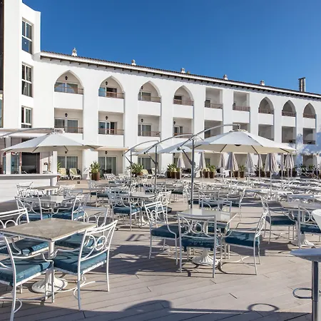 Mac Puerto Marina Hotel