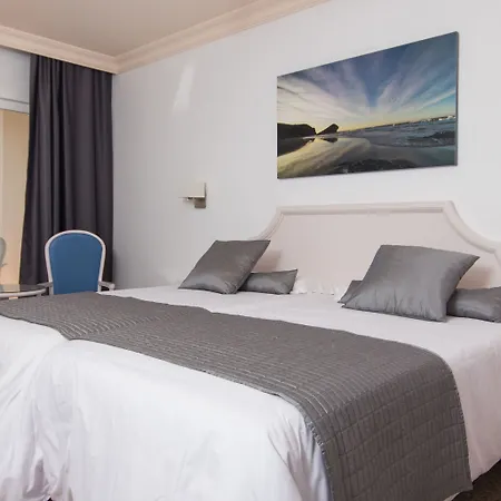 Mac Puerto Marina 4*