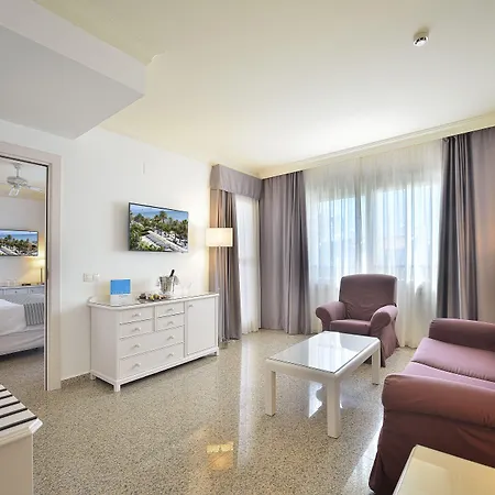 Mac Puerto Marina 4*