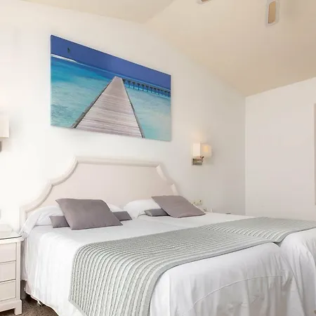 Mac Puerto Marina Hotel 4*