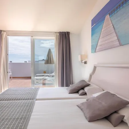 Mac Puerto Marina 4*