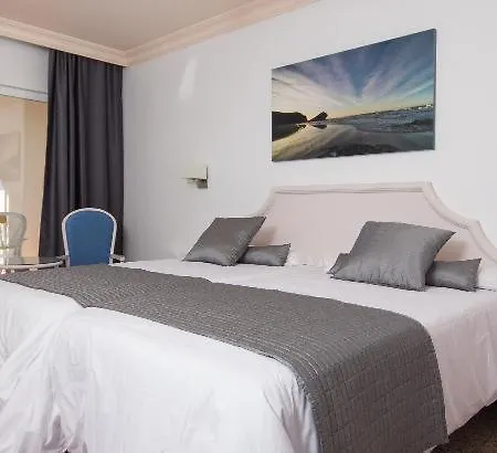 Mac Puerto Marina 4*