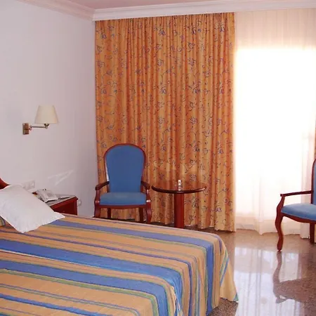 Mac Puerto Marina Hotel 4*