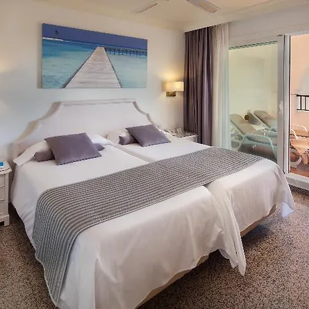 Mac Puerto Marina 4*